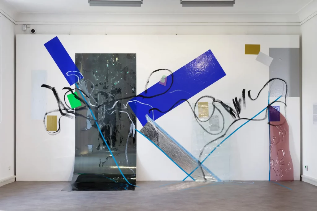 In der Performancereihe „New Stories“ stellen sechs neue GEDOK-Künstlerinnen in München ihre Werke vor – von Alltagsobjekten bis zu poetischen Perspektiven.