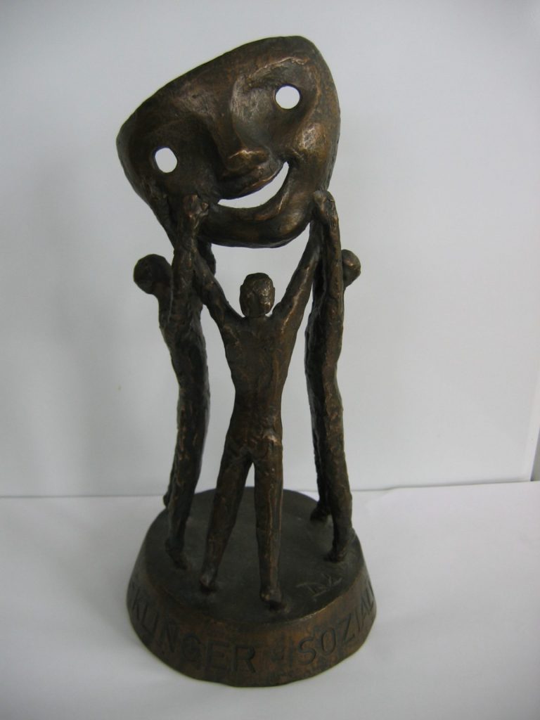 Skulptur von Dieter von Levetzow gewidmet dem Künstlersozialwerk