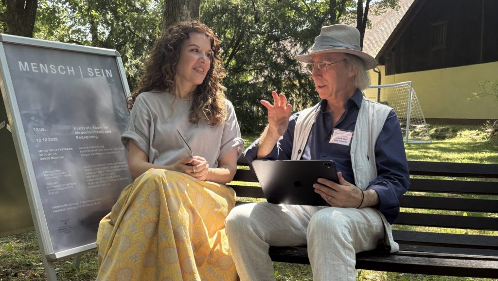 Rini Pegka im Interview mit Peder W. Strux zur Ausstellung MENSCH | SEIN